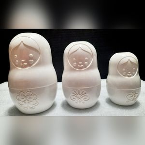 Kitchen nesting dolls measuring cups